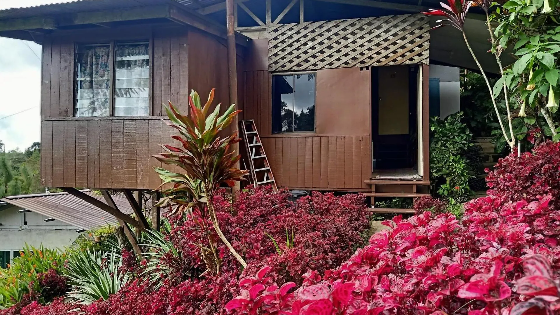 Oyo Home 90430 Mountain Resthouse Ranau 0*,